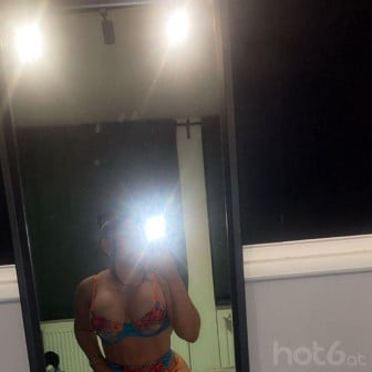28j, 69 kg, braune Haare, Besuch bei mir &ndash; Duschmassage, Zungenk&uuml;sse, 69er, Prostatamassage, Dildo/Vibrator, Busenerotik, Fetisch (F&uuml;&szlig;e/Schuhe/Str&uuml;mpfe), Striptease, Schmusen,...